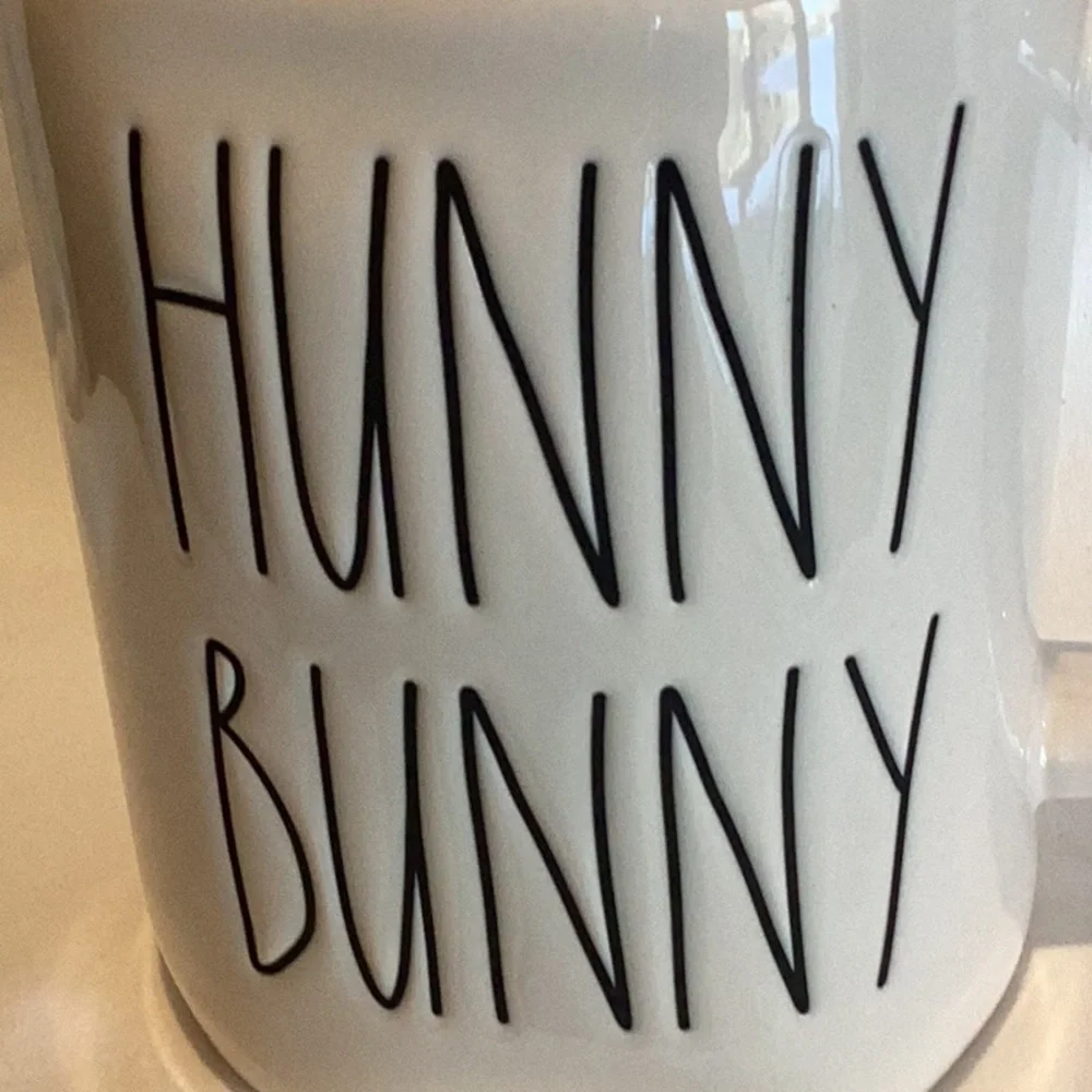EUC - Rae Dunn HUNNY BUNNY Easter Mug